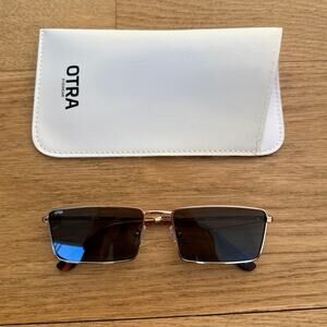 Otra Eyewear - Margo Square Frame Sunglasses in Gold & Brown